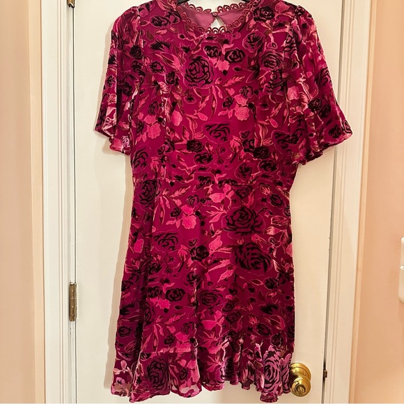 Adelyn Rae Larita Velvet Floral Open Back Mini Dress - Picture 4 of 9